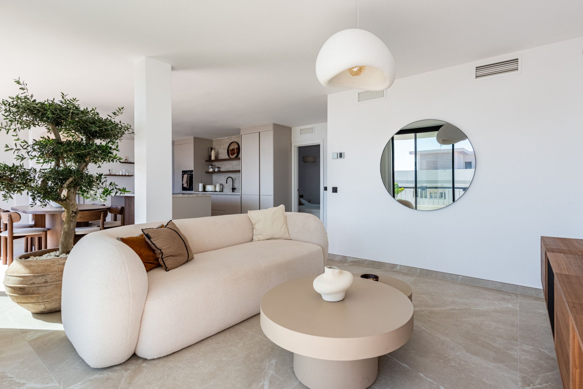 Penthouse in Marbella, Playa de la Fontanilla, Marbella, 6/12