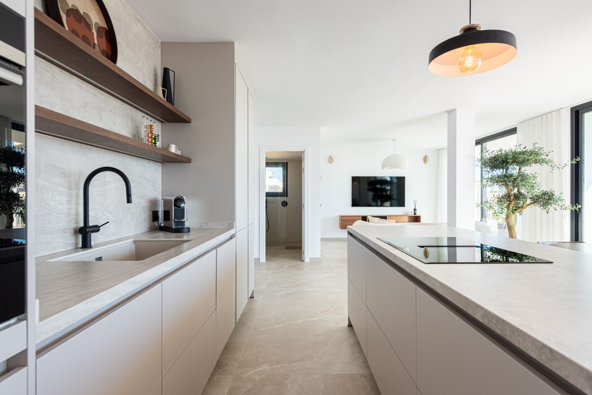 Penthouse in Marbella, Playa de la Fontanilla, Marbella, 8/12