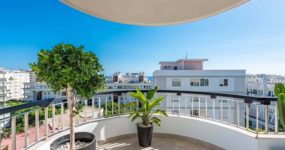 Penthouse in Marbella, Playa de la Fontanilla, Marbella, 9/12
