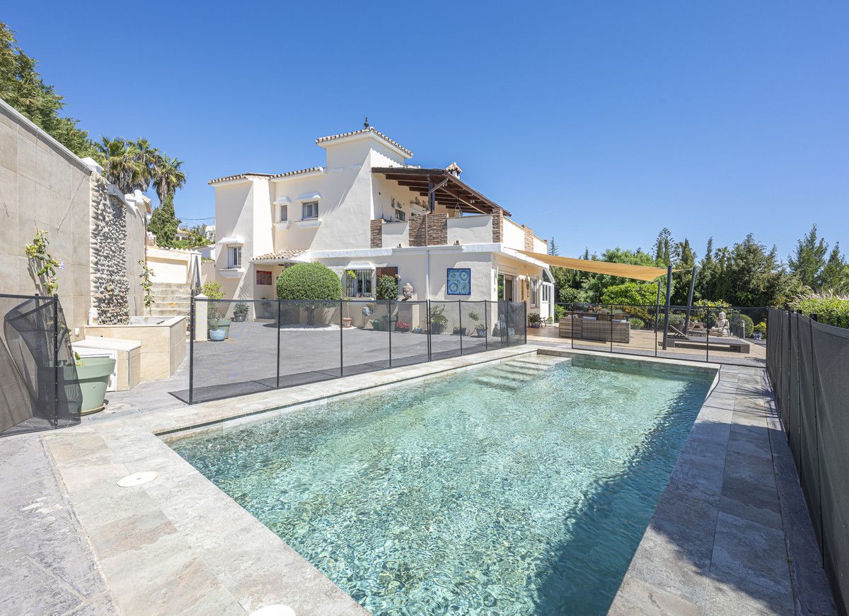 Отдельно стоящая вилла в Estepona, Estepona, 1/12