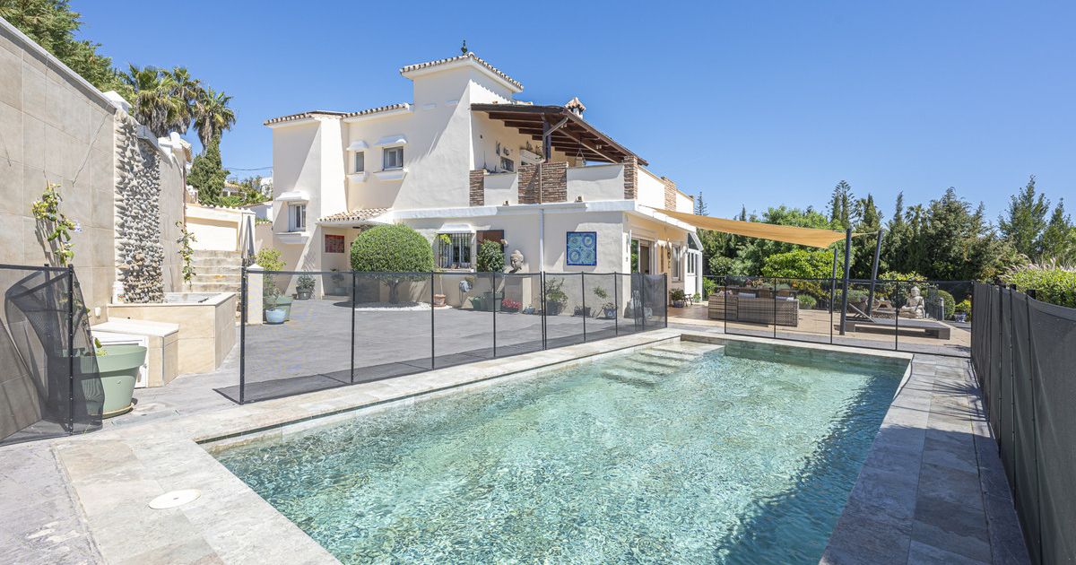 Отдельно стоящая вилла в Estepona, Estepona, 1/12