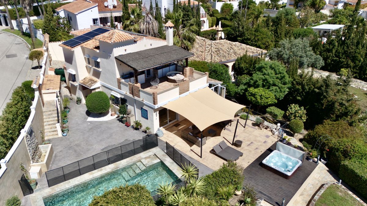 Отдельно стоящая вилла в Estepona, Estepona, 2/12