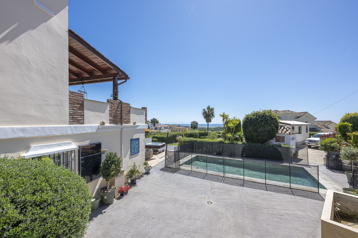 Отдельно стоящая вилла в Estepona, Estepona, 4/12