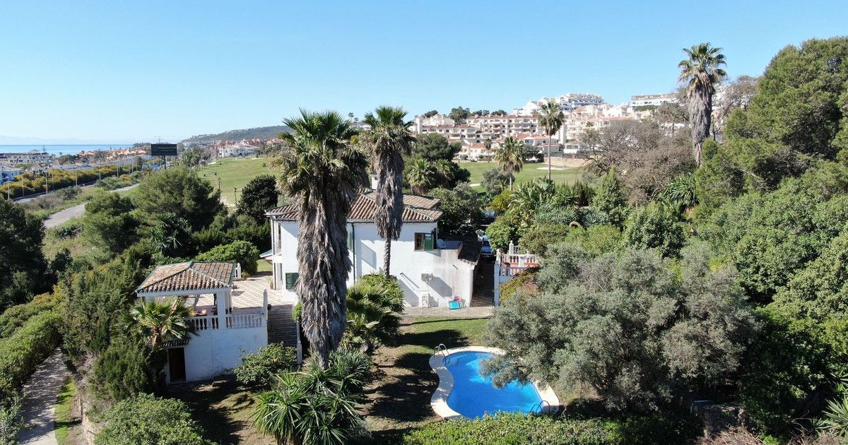 Villa independiente en San Luis de Sabinillas, San Luis de Sabinillas, 2/12