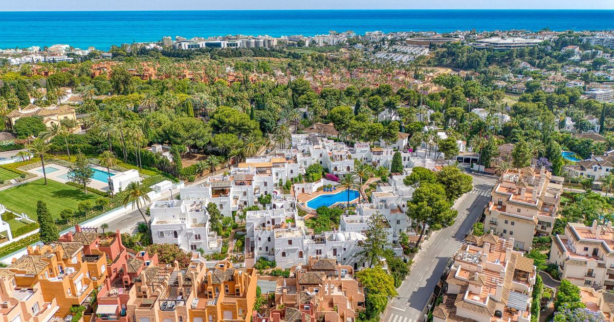 Townhouse in Nueva Andalucía, Nueva Andalucía, 2/12