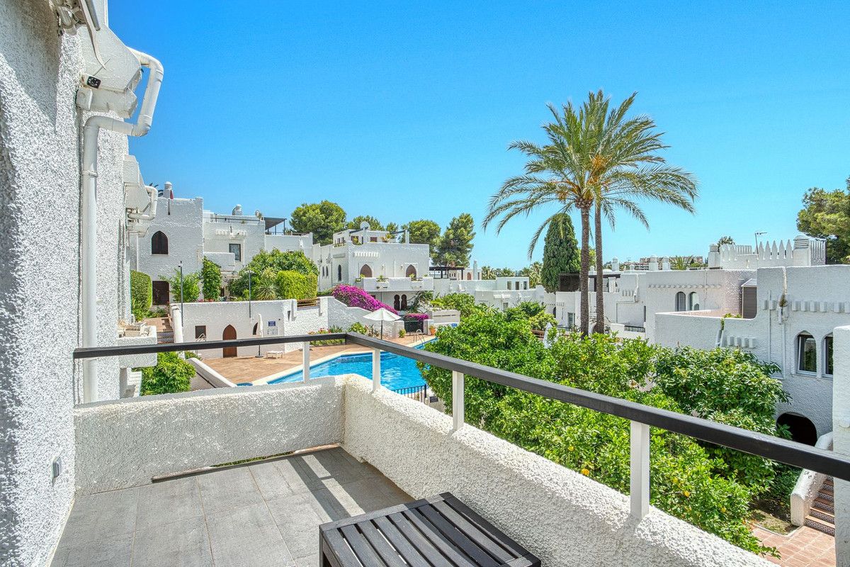 Townhouse in Nueva Andalucía, Nueva Andalucía, 5/12