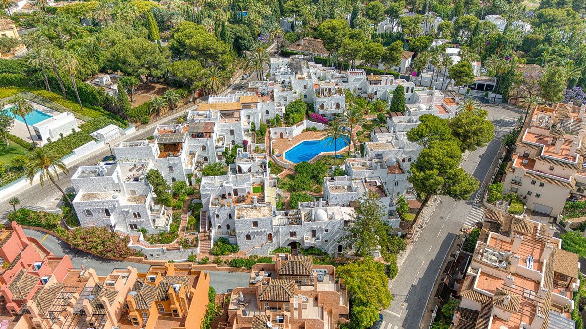 Townhouse in Nueva Andalucía, Nueva Andalucía, 6/12