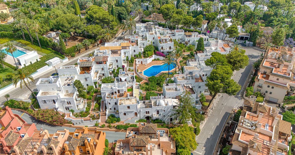 Townhouse in Nueva Andalucía, Nueva Andalucía, 6/12