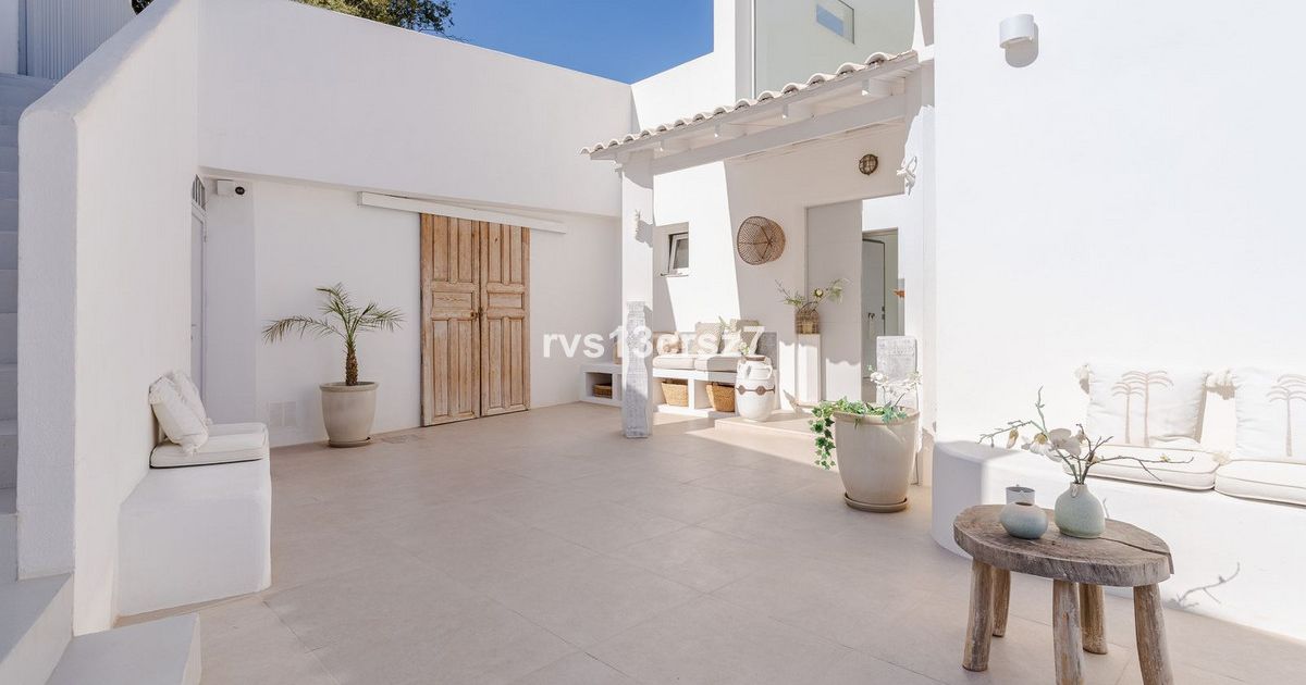 Detached Villa in El Rosario, El Rosario, 4/12