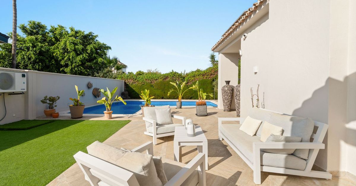 Villa Independiente en Estepona, Estepona, 7/12
