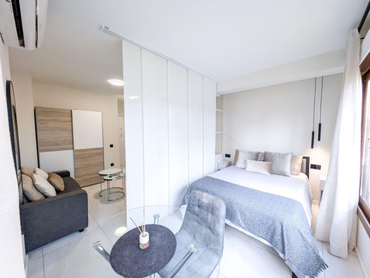 Middle Floor Studio in Nueva Andalucía, Nueva Andalucía, 3/12