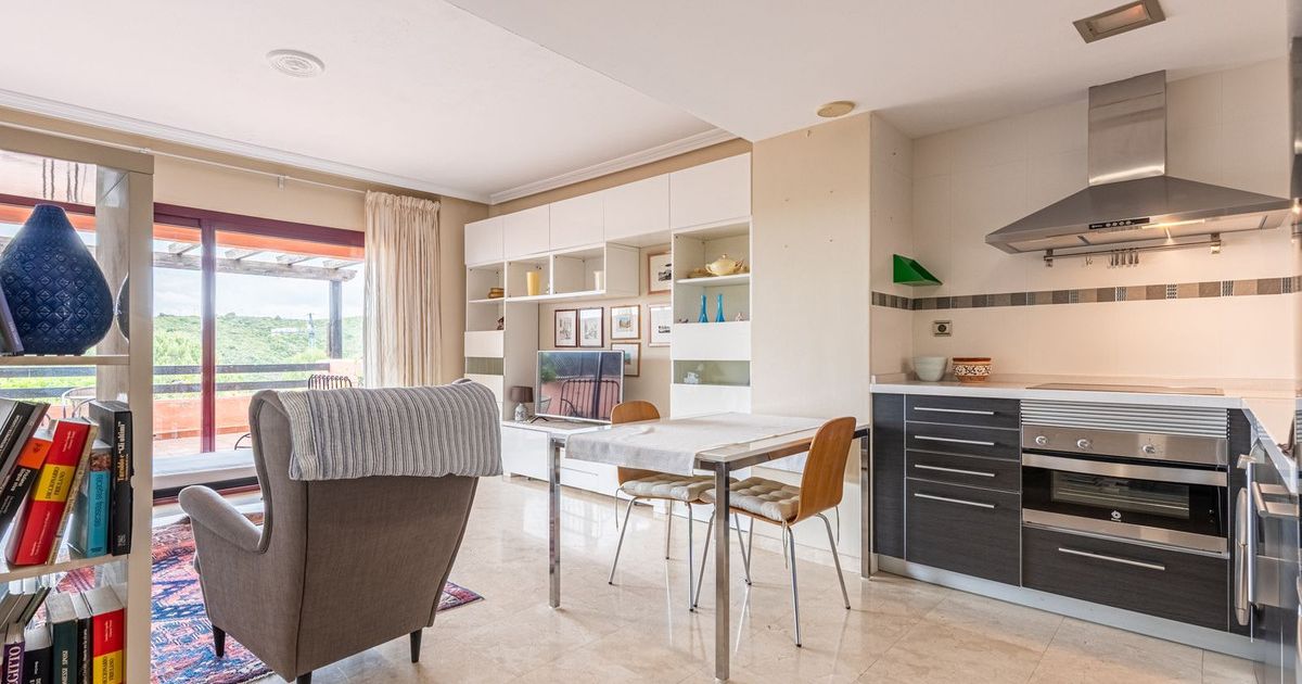 Квартира на среднем этаже в Casares, Casares, 5/12