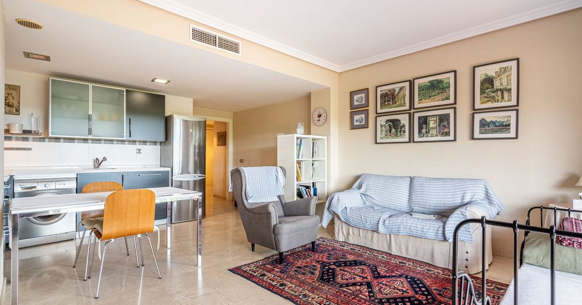 Квартира на среднем этаже в Casares, Casares, 8/12