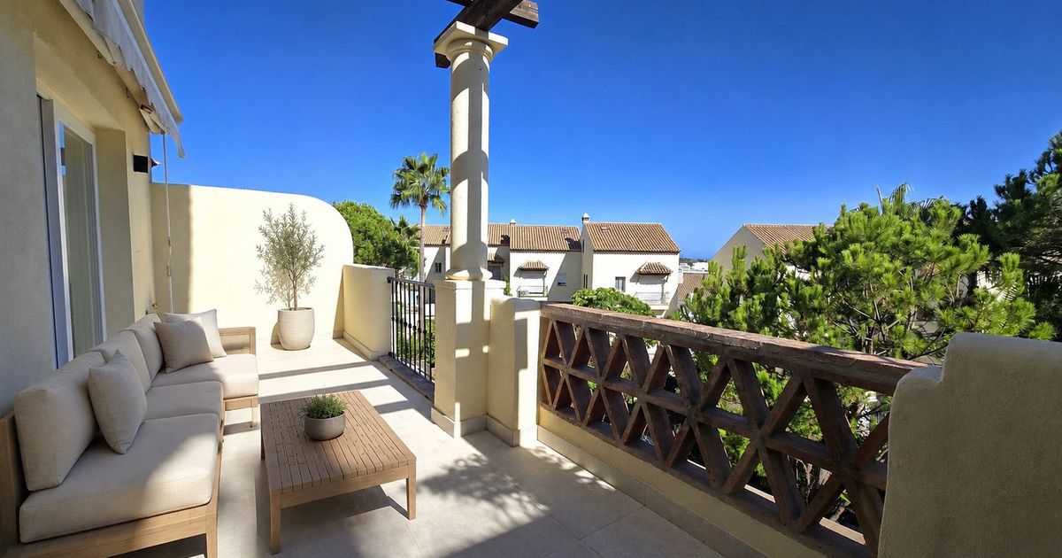 Townhouse in Nueva Andalucía, Nueva Andalucía, 4/12