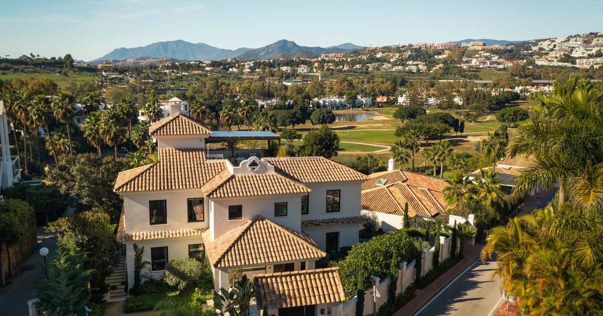 Villa in Nueva Andalucia, Los Naranjos, Nueva Andalucia, 4/12