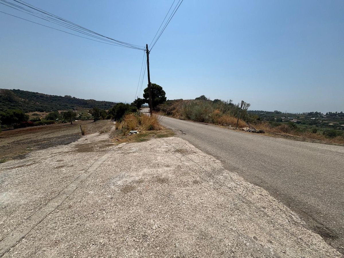 Земельный участок под жилую застройку в Estepona, Estepona, 1/9