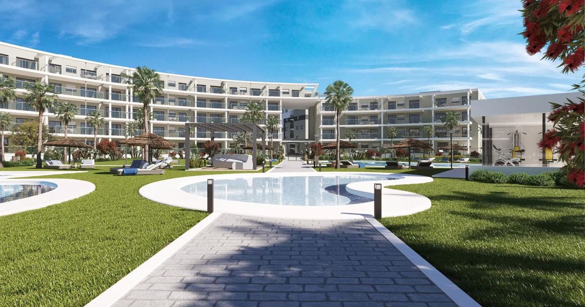 Middle Floor Apartment in Manilva, Manilva, 2/12