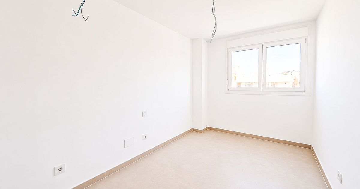 Middle Floor Apartment in Manilva, Manilva, 12/12