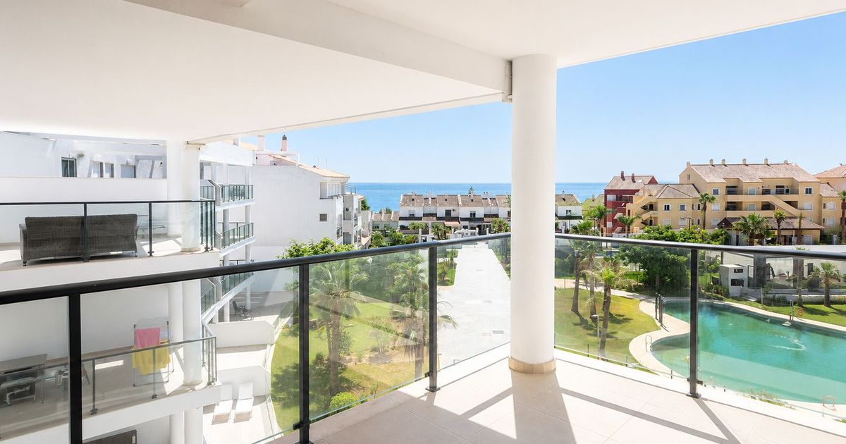 Middle Floor Apartment in Manilva, Manilva, 4/12