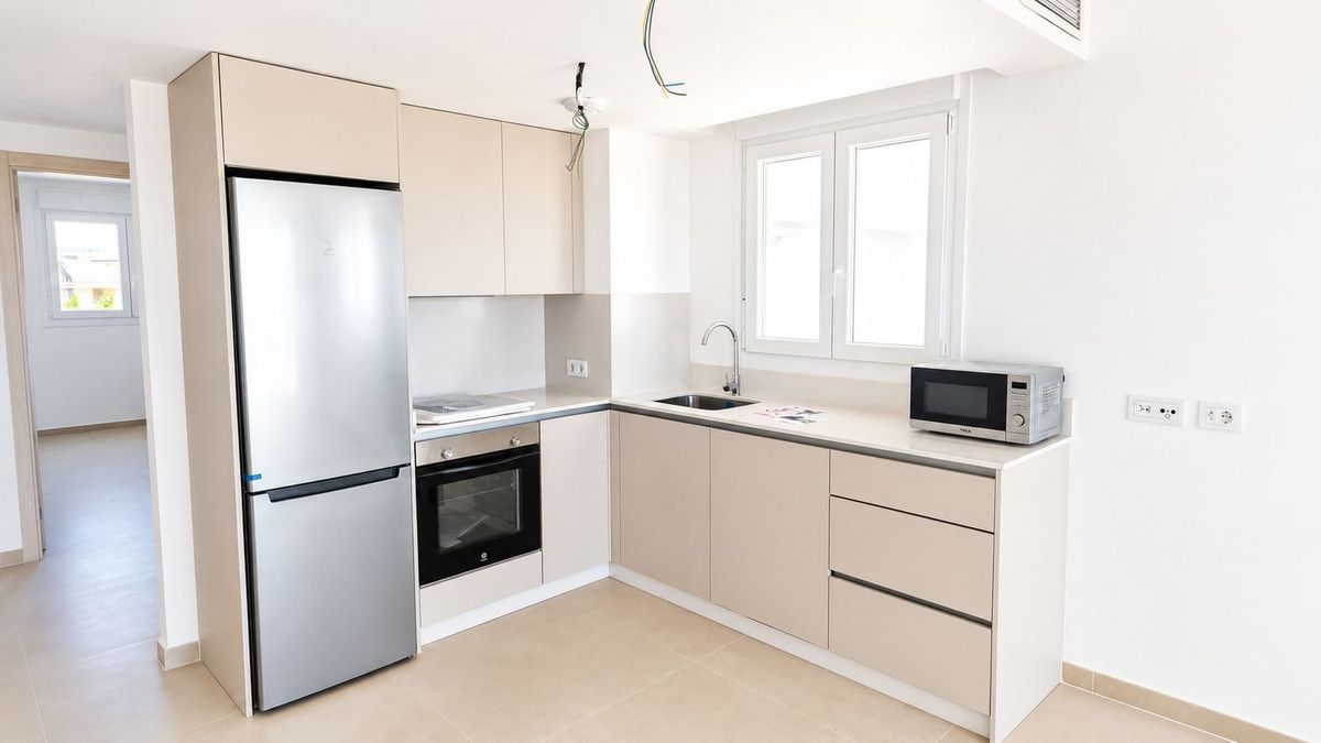 Middle Floor Apartment in Manilva, Manilva, 5/12
