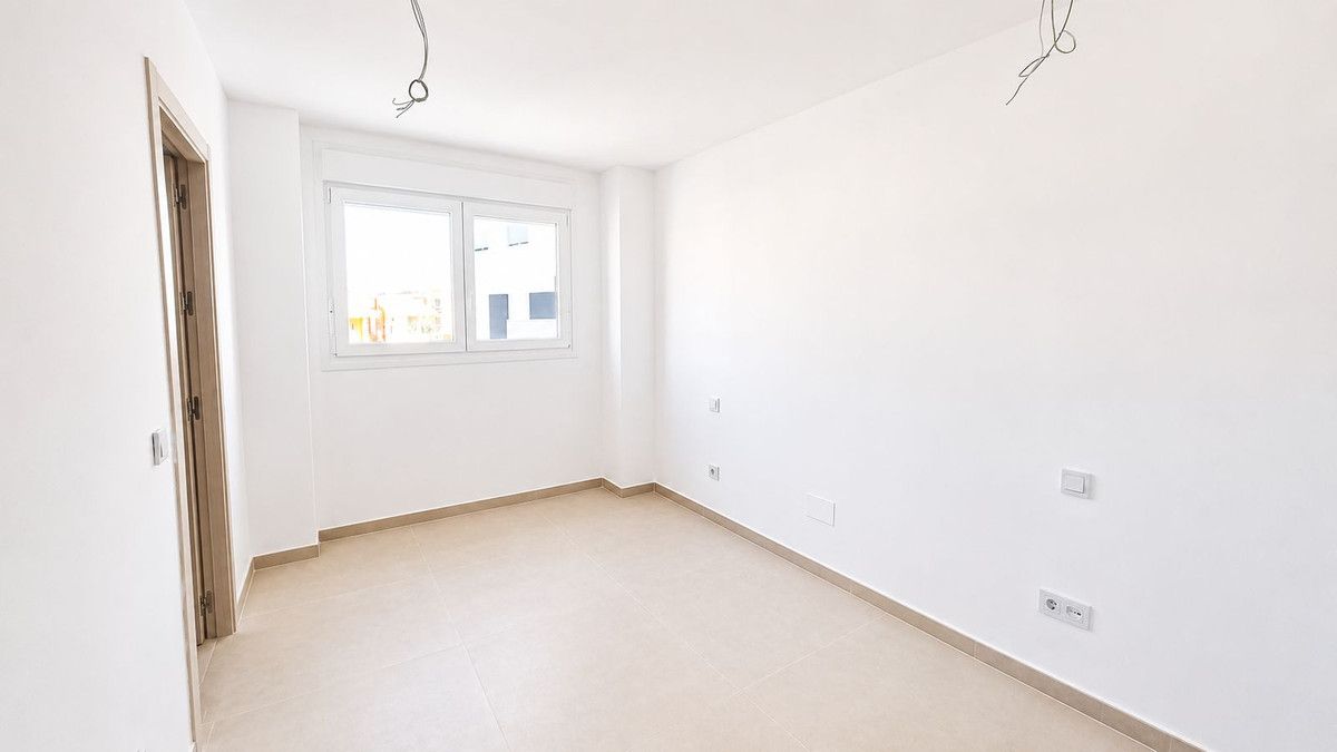 Middle Floor Apartment in Manilva, Manilva, 8/12