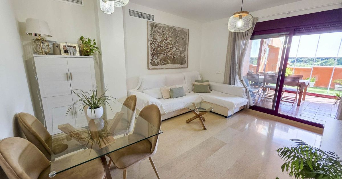 Middelste verdieping appartement in La Duquesa, La Duquesa, 4/12