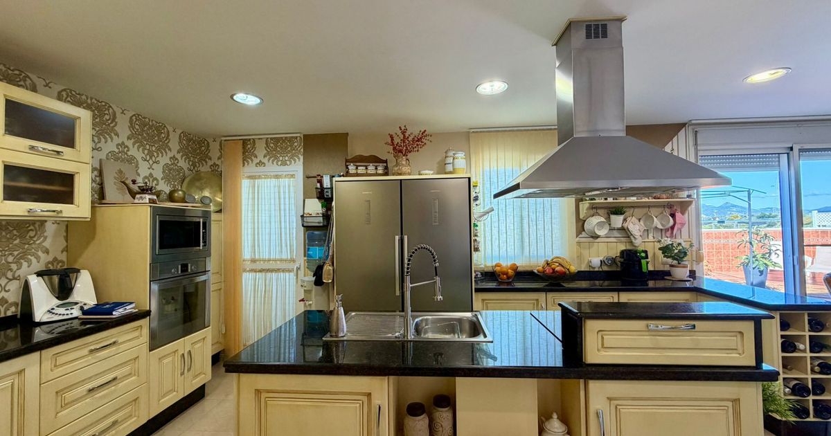 Penthouse in Estepona, Avda de Andalucia - Sierra de Estepona, Estepona, 8/12
