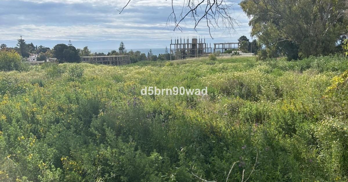 Жилой участок в Estepona, Estepona, 1/12