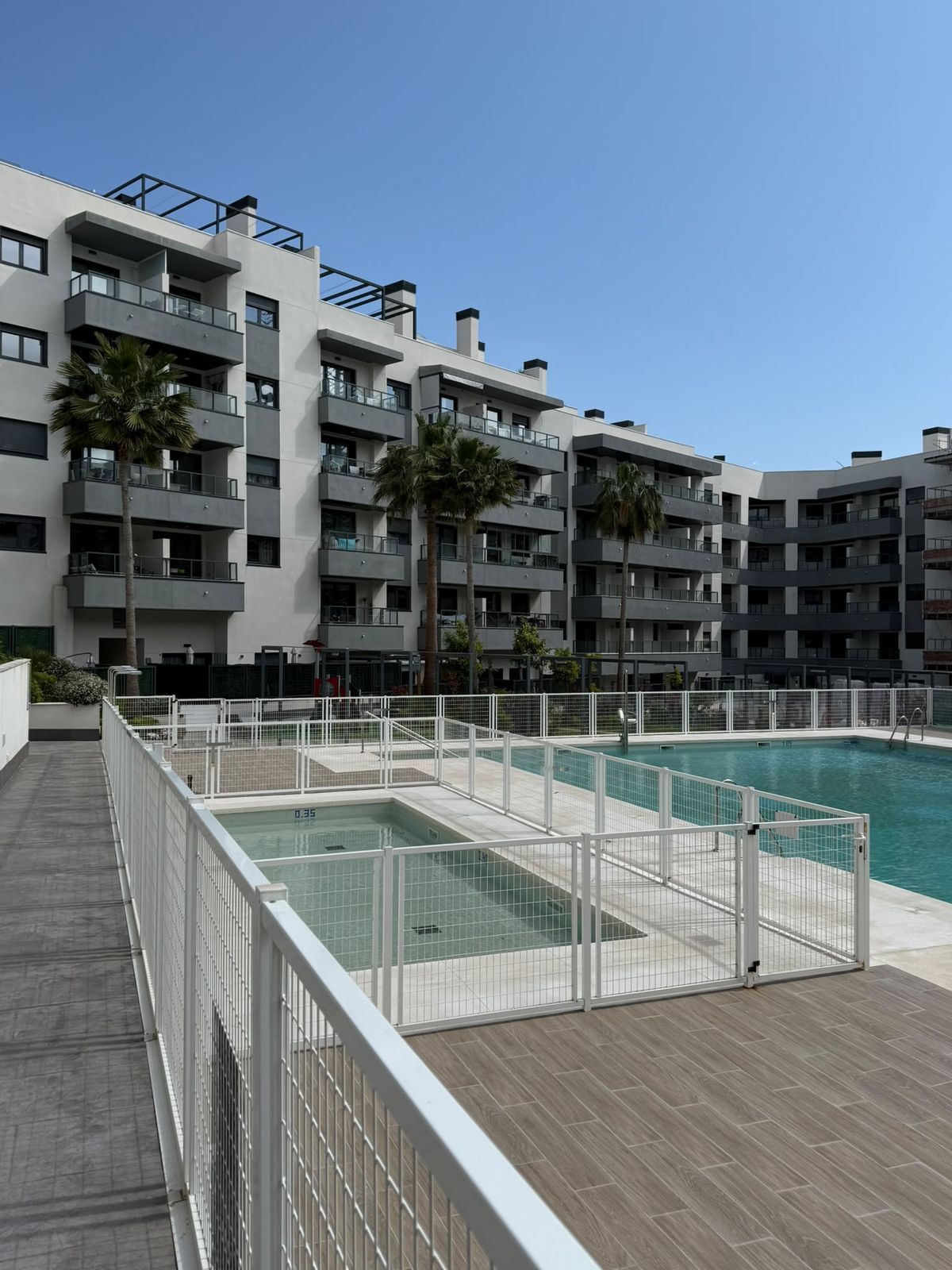 Middle Floor Apartment in Las Lagunas, Las Lagunas, 9/12