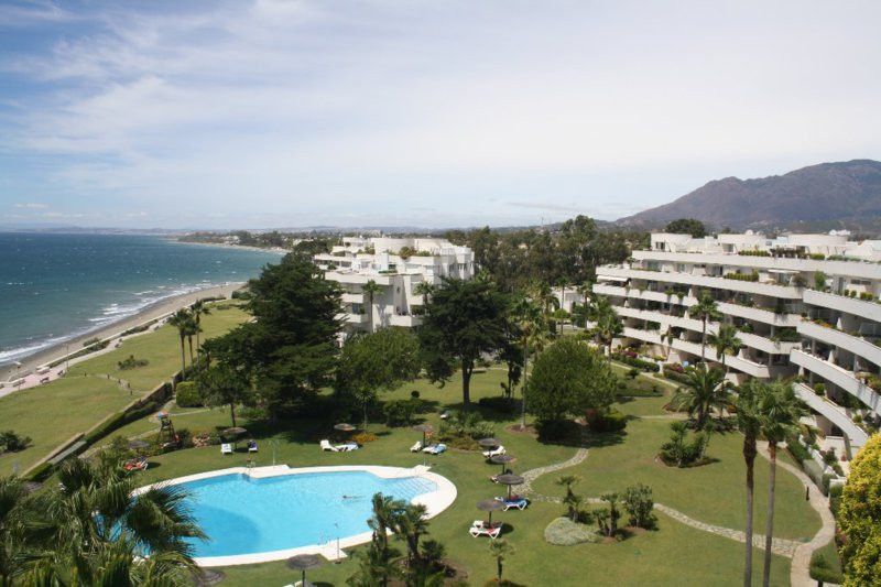 Halfvrijstaande woning in Estepona, Estepona, 2/12