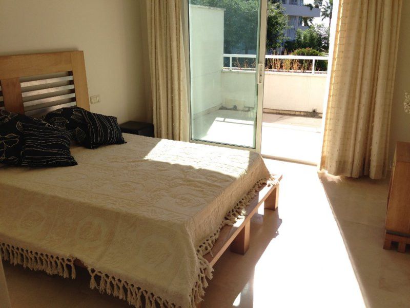 Halfvrijstaande woning in Estepona, Estepona, 4/12