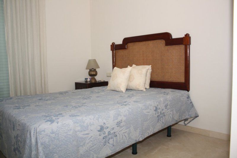 Halfvrijstaande woning in Estepona, Estepona, 5/12