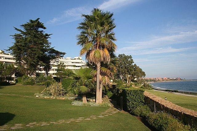Halfvrijstaande woning in Estepona, Estepona, 9/12