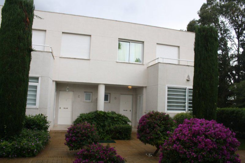 Halfvrijstaande woning in Estepona, Estepona, 10/12