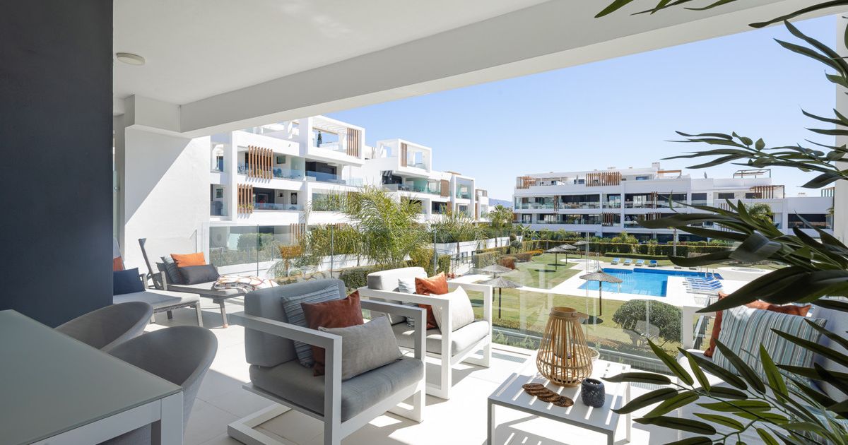 Apartamento en planta media en Estepona, Estepona, 1/12