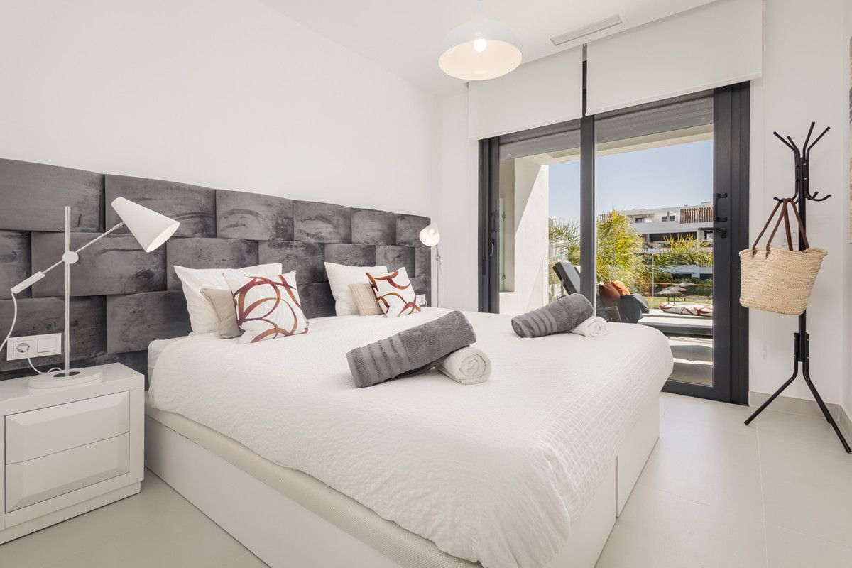 Apartamento en planta media en Estepona, Estepona, 5/12