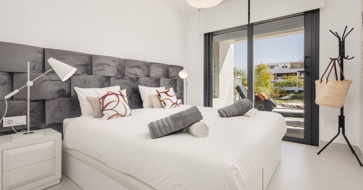 Apartamento en planta media en Estepona, Estepona, 5/12