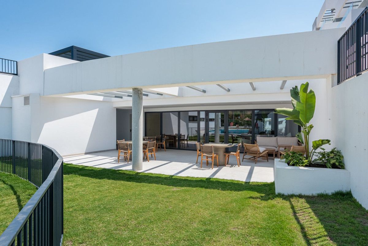 Erdgeschosswohnung in Estepona, Estepona, 3/12
