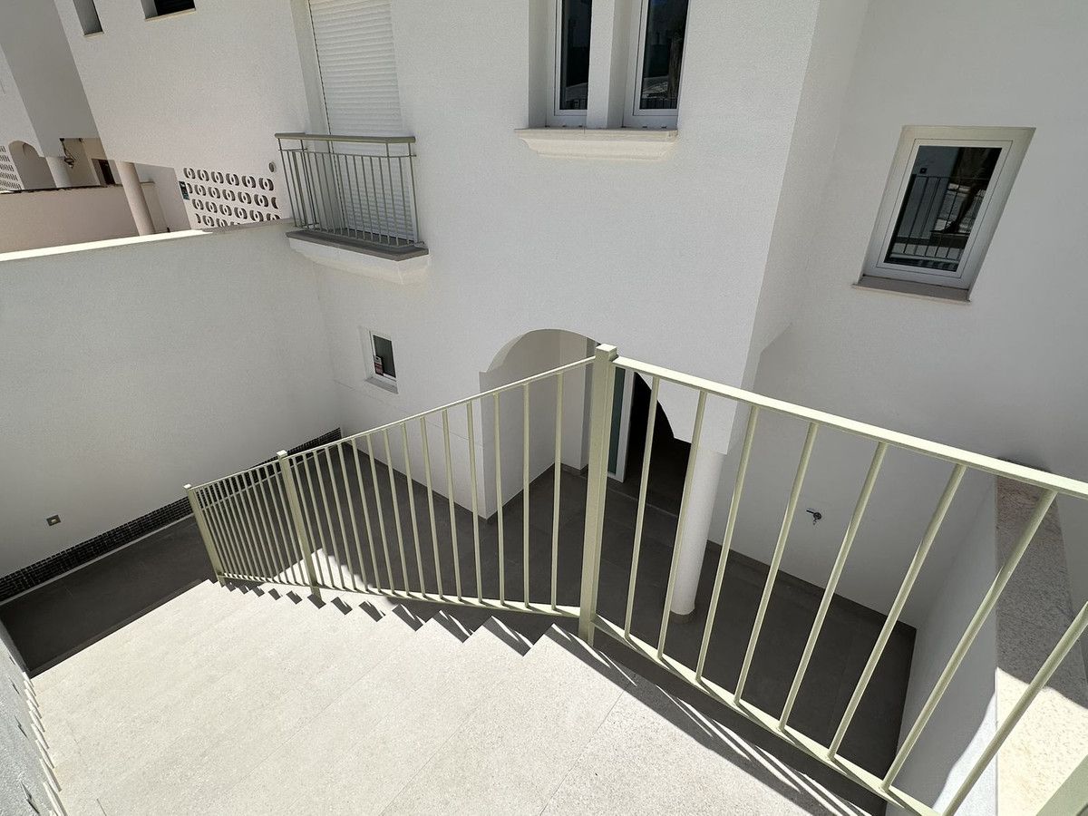 Townhouse in Torrequebrada, Torrequebrada, 2/12