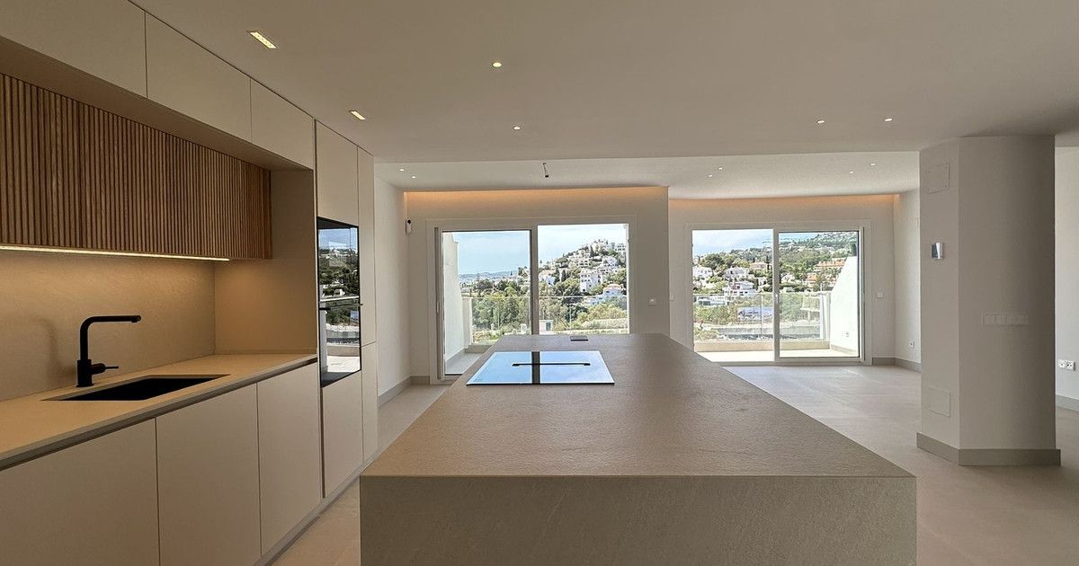 Townhouse in Torrequebrada, Torrequebrada, 12/12