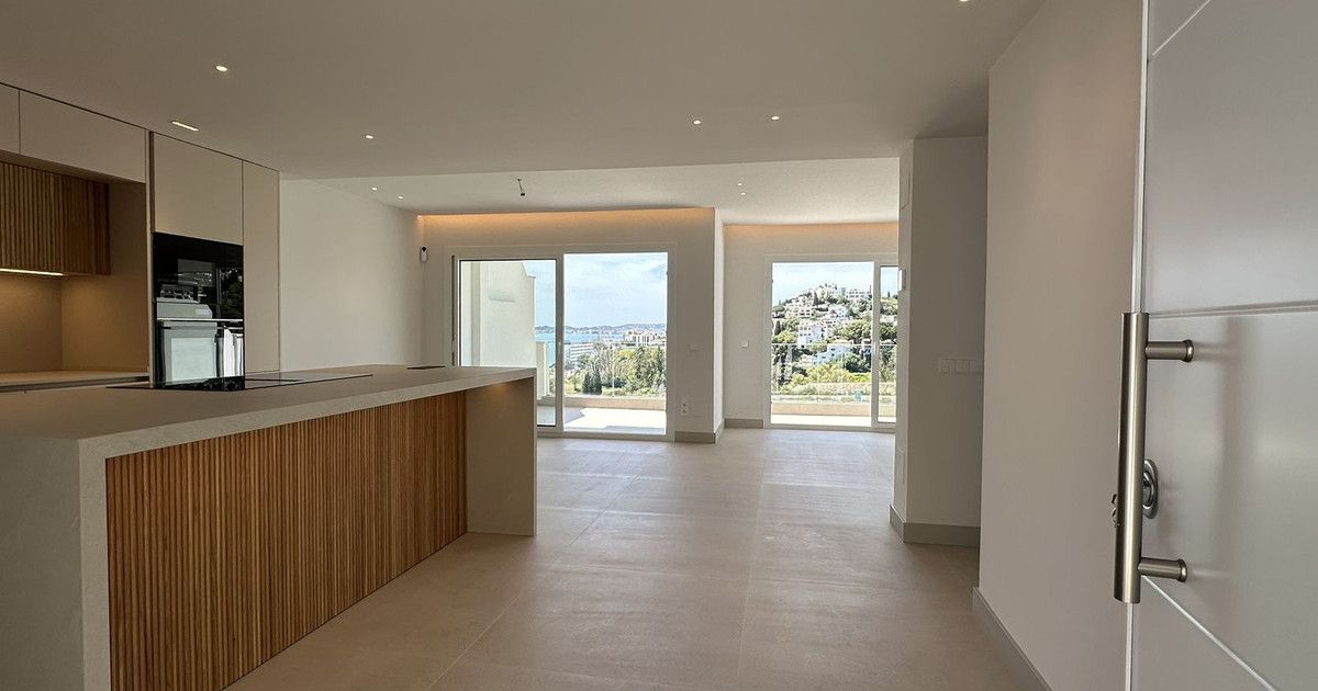 Townhouse in Torrequebrada, Torrequebrada, 8/12