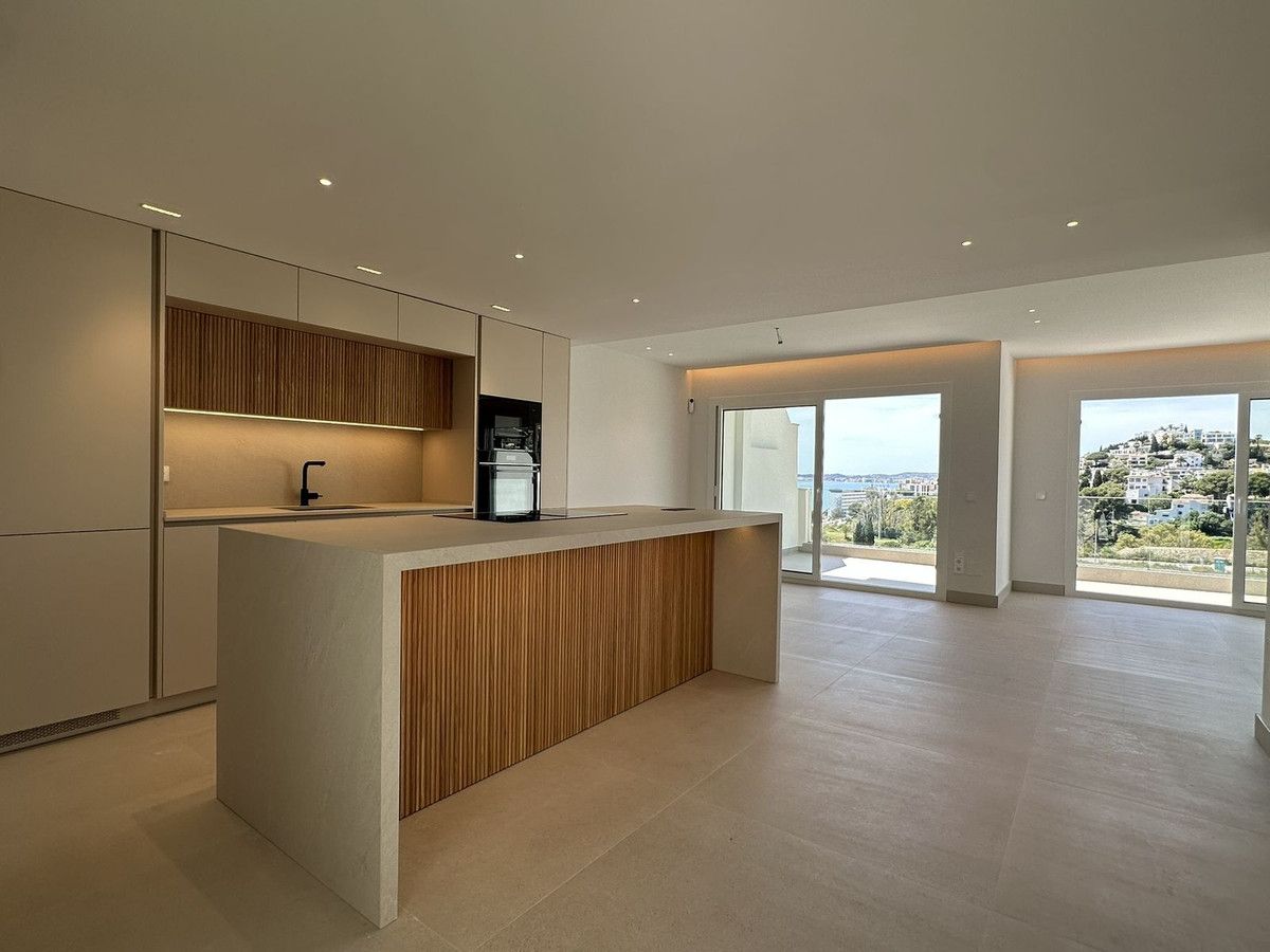 Townhouse in Torrequebrada, Torrequebrada, 9/12