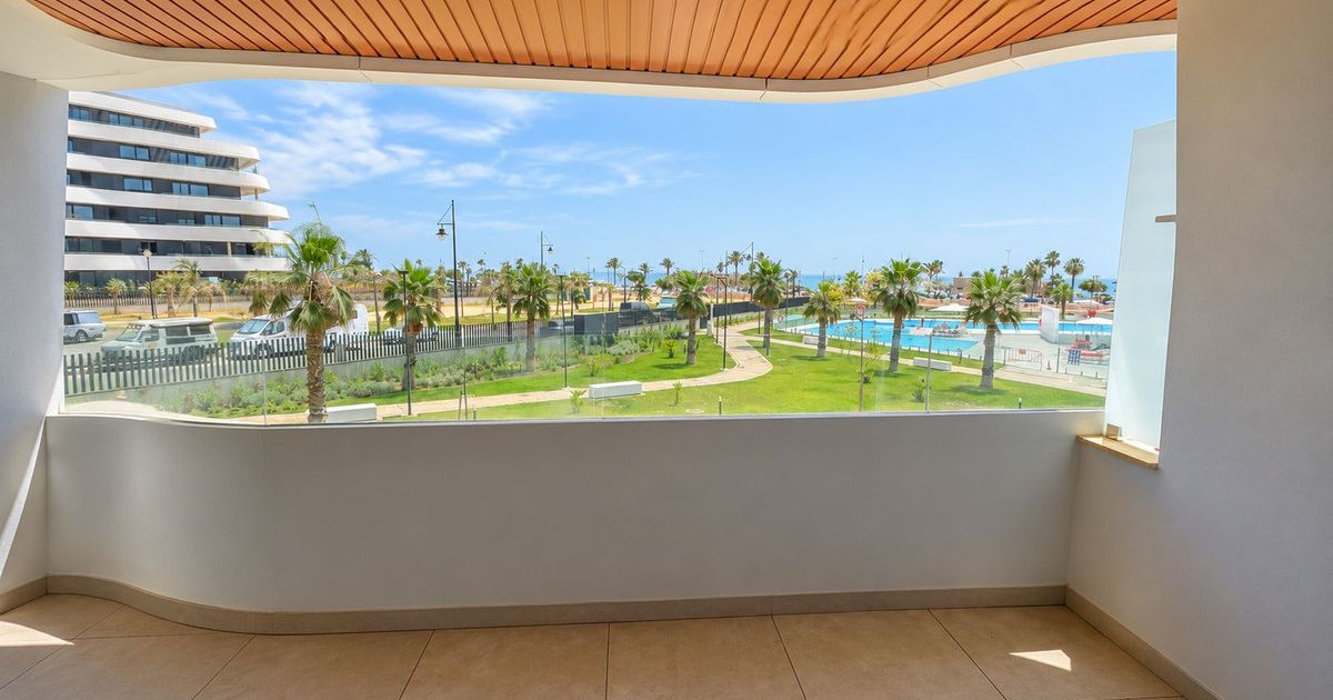 Apartamento en Planta Media en Torremolinos, Torremolinos, 4/12