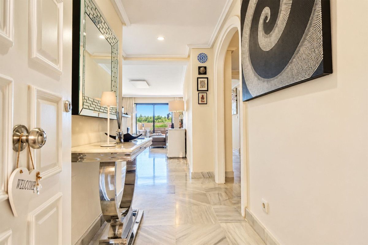 Apartament na środkowym piętrze w Cabopino, Cabopino, 12/12