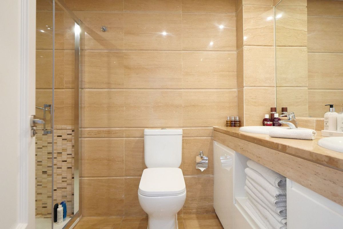 Apartament na środkowym piętrze w Cabopino, Cabopino, 4/12