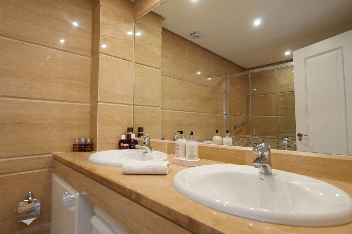Apartament na środkowym piętrze w Cabopino, Cabopino, 5/12