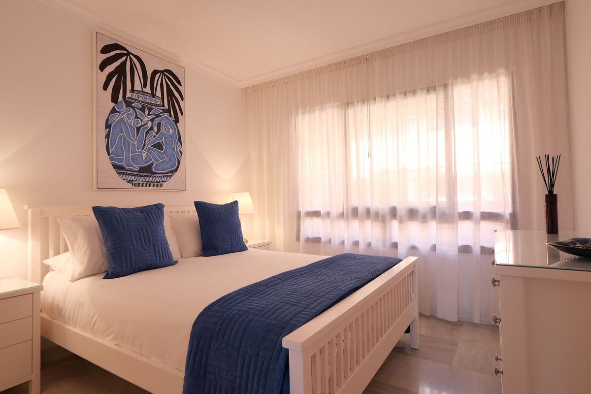 Apartament na środkowym piętrze w Cabopino, Cabopino, 10/12