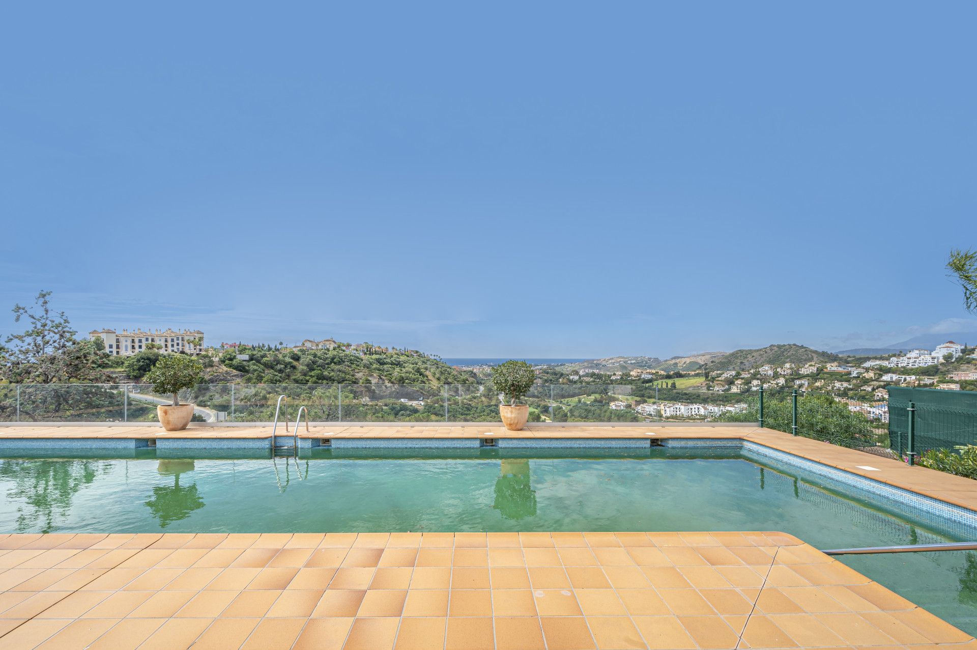 Appartement à Benahavis, Las Colinas de Marbella, Benahavis, 4/12