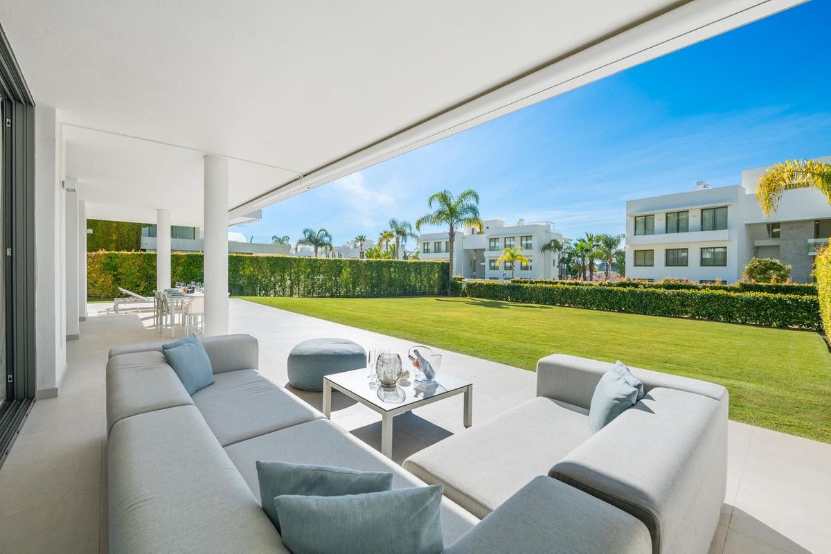 Erdgeschosswohnung in Estepona, Estepona, 3/12