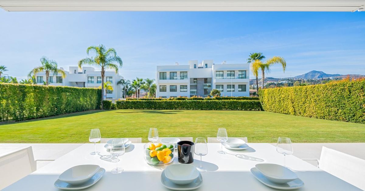 Erdgeschosswohnung in Estepona, Estepona, 6/12